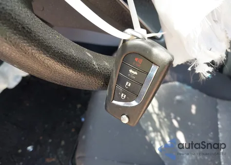 2018 Toyota Camry L z USA, uszkodzony, nr VIN 4T1B11HK4JU065652